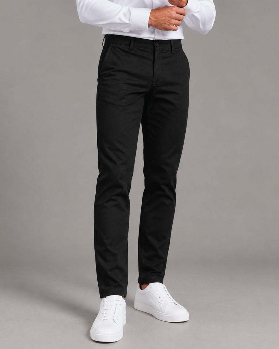 Calça de Alfaiataria em Sarja Premium - Regent One — Preta