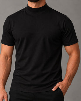Monarch preta — camiseta de gola alta em Algodão Egípcio, vista frontal