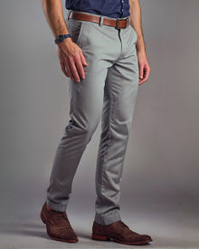 Calça de Alfaiataria SlimFit em Sarja e Elastano - Regent